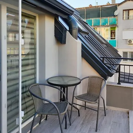 Appartamento ~ Velvet ~ Central & Quiet Flat + Private Parking *