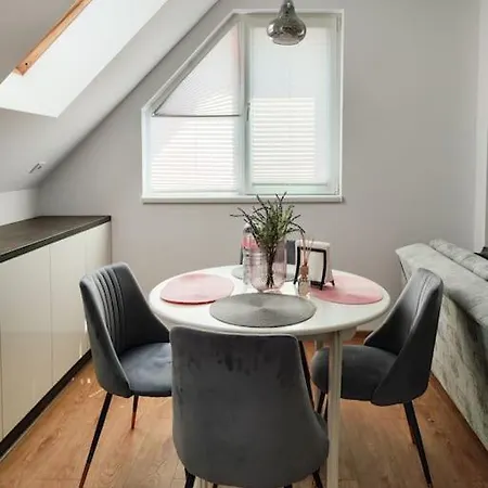 ~ Velvet ~ Central & Quiet Flat + Private Parking Appartamento *