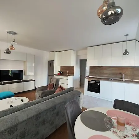 Appartamento ~ Velvet ~ Central & Quiet Flat + Private Parking